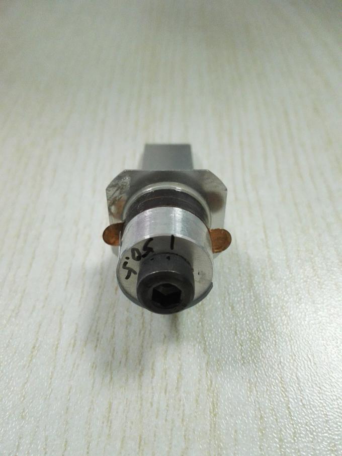 Limpieza sucia del cuello y de la ropa del transductor de cerámica piezoeléctrico ultrasónico