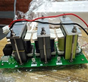 Generador de frecuencia ultrasónica ultrasónico de las placas de circuito del PWB que conduce los transductores de la limpieza ultrasónica